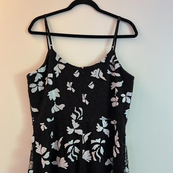 *New* without tags Dress the Population Embellished Gown - Picture 7 of 7